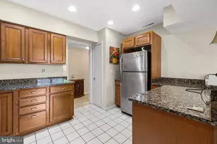 11 Hamill Rd, Baltimore, MD 21210 - Photo 9