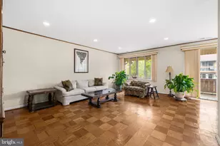 11 Hamill Rd, Baltimore, MD 21210 - Photo 15