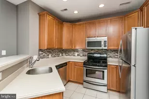 905 S Caroline St, Baltimore, MD 21231 - Photo 11
