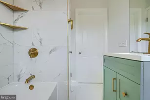 1007 Wildwood Pkwy, Baltimore, MD 21229 - Photo 17
