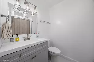 636 S Kenwood Ave, Baltimore, MD 21224 - Photo 17