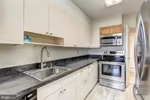 7111 Park Heights Ave, Baltimore, MD 21215 - Photo 13