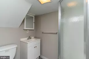 551 E 38th St, Baltimore, MD 21218 - Photo 25