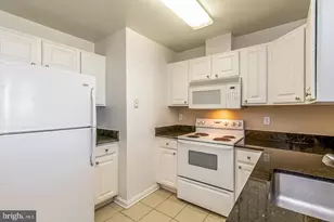 23 Pierside Dr, Baltimore, MD 21230 - Photo 7