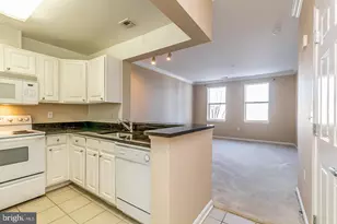 23 Pierside Dr, Baltimore, MD 21230 - Photo 11