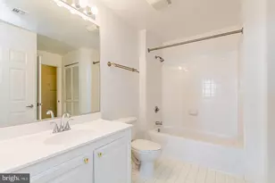 23 Pierside Dr, Baltimore, MD 21230 - Photo 15