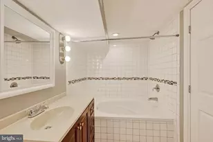 608 S Eaton St, Baltimore, MD 21224 - Photo 23
