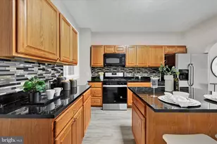 608 S Eaton St, Baltimore, MD 21224 - Photo 9
