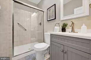 608 S Eaton St, Baltimore, MD 21224 - Photo 17