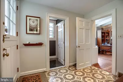 10 W Lake Avenue, Baltimore, MD 21210 - Photo 17