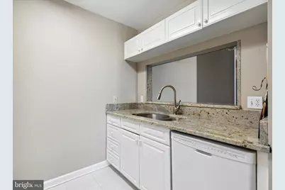 100 Harborview Drive #307, Baltimore, MD 21230 - Photo 15