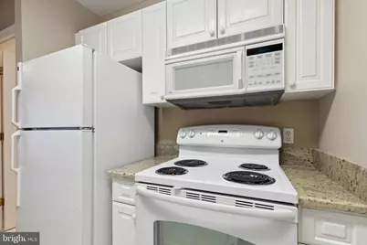 100 Harborview Drive #307, Baltimore, MD 21230 - Photo 17