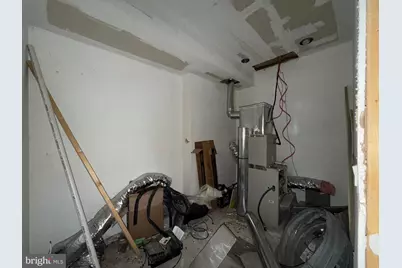 32 S Carrollton Avenue, Baltimore, MD 21223 - Photo 17