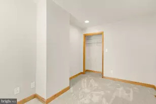 1121 S Clinton St, Baltimore, MD 21224 - Photo 25