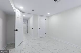 530 E 38th St, Baltimore, MD 21218 - Photo 17