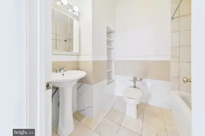 1 E Chase Street #614, Baltimore, MD 21202 - Photo 17