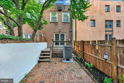 131 W Barre Street W, Baltimore, MD 21201 - Photo 11