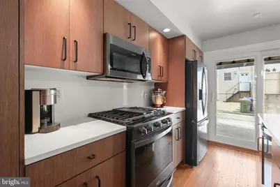 821 S Decker Avenue S, Baltimore, MD 21224 - Photo 21