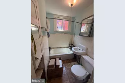 308 E 25th Street E, Baltimore, MD 21218 - Photo 15