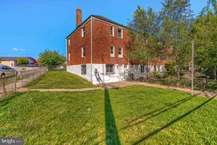 3916 Erdman Ave, Baltimore, MD 21213 - Photo 7