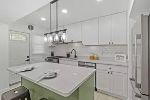 5022 Westhills Rd, Baltimore, MD 21229 - Photo 9