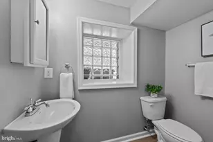 425 Ilchester Ave, Baltimore, MD 21218 - Photo 27
