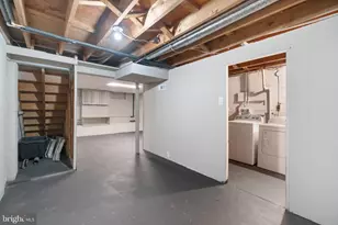 656 Charraway Rd, Baltimore, MD 21229 - Photo 11