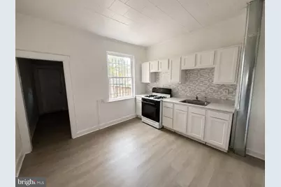 3214 E Fairmount Avenue E, Baltimore, MD 21224 - Photo 3