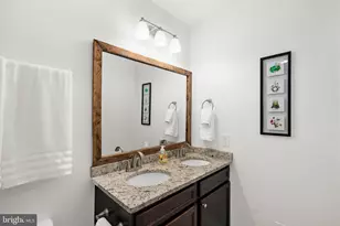 114 N Port St, Baltimore, MD 21224 - Photo 17