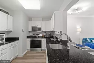 23 Pierside Dr, Baltimore, MD 21230 - Photo 11