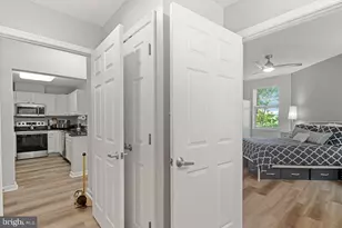 23 Pierside Dr, Baltimore, MD 21230 - Photo 25