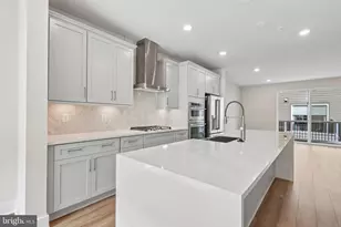 2721 Ferry Bar Dr, Baltimore, MD 21230 - Photo 3