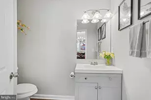 3818 Fernhill Ave, Baltimore, MD 21215 - Photo 13