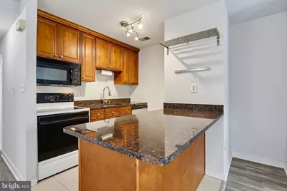 109 W Conway Street, Baltimore, MD 21201 - Photo 7