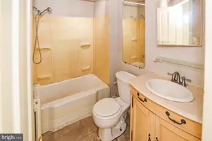 512 E 35th St, Baltimore, MD 21218 - Photo 15