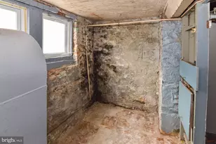 512 E 35th St, Baltimore, MD 21218 - Photo 31