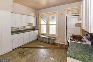 512 E 35th St, Baltimore, MD 21218 - Photo 9