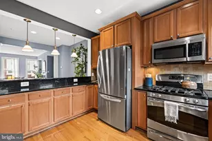 17 Yogurt Ln, Baltimore, MD 21231 - Photo 17