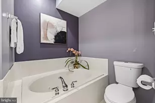 17 Yogurt Ln, Baltimore, MD 21231 - Photo 25