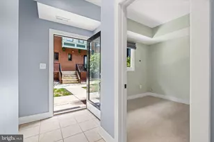 17 Yogurt Ln, Baltimore, MD 21231 - Photo 41