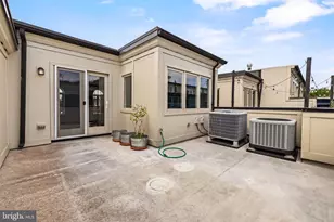 17 Yogurt Ln, Baltimore, MD 21231 - Photo 39