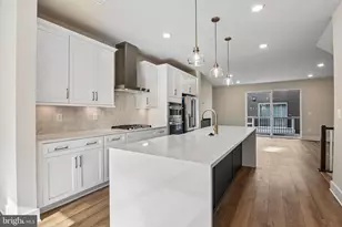 2727 Ferry Bar Dr, Baltimore, MD 21230 - Photo 3