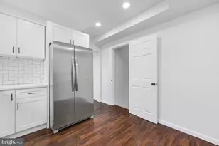 4202 Barrington Rd, Baltimore, MD 21229 - Photo 5