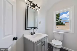4202 Barrington Rd, Baltimore, MD 21229 - Photo 19