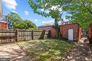 1727 E 33rd St, Baltimore, MD 21218 - Photo 25