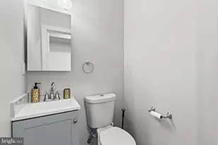 1727 E 33rd St, Baltimore, MD 21218 - Photo 9