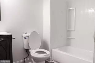 406 George St, Baltimore, MD 21201 - Photo 9