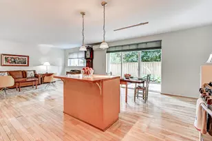19 Hamill Rd, Baltimore, MD 21210 - Photo 15