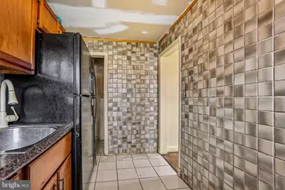 3748 Ravenwood Avenue, Baltimore, MD 21213 - Photo 9