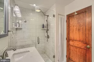2710 N Calvert St, Baltimore, MD 21218 - Photo 23